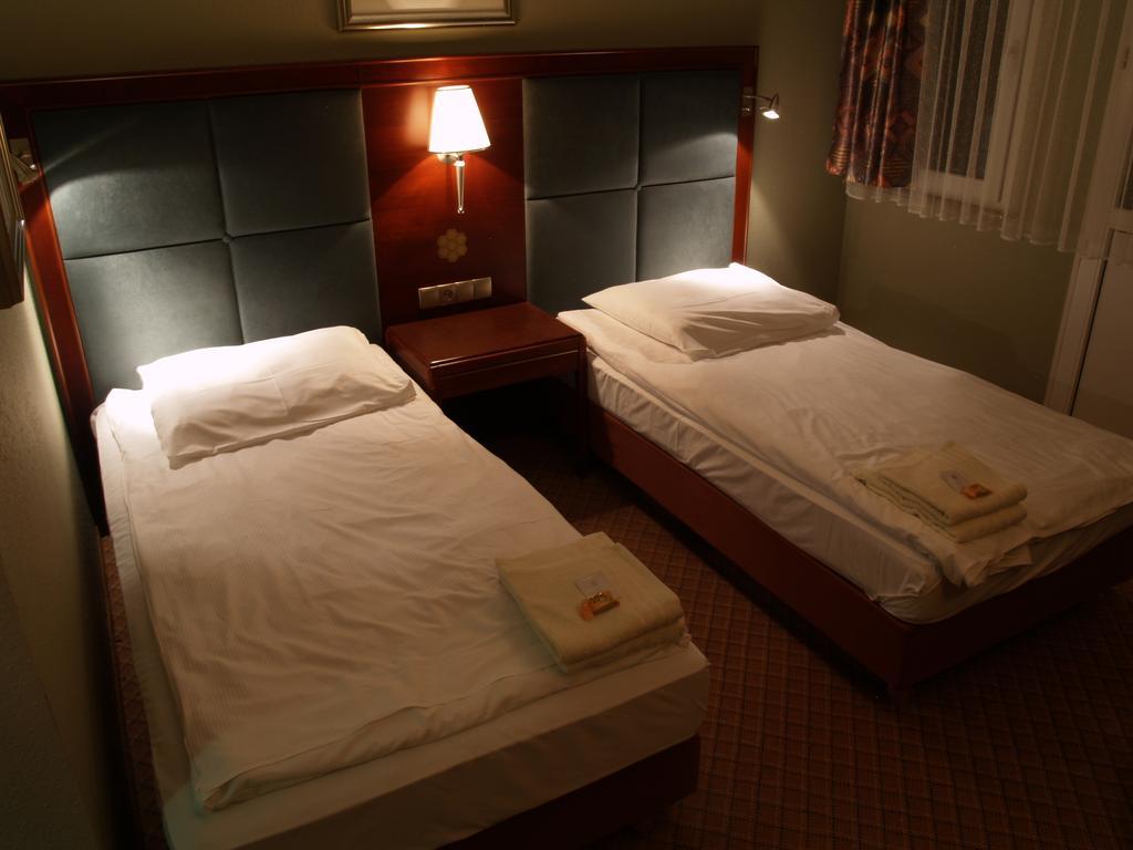 Zajazd Bartnik Hajnówka Zimmer foto